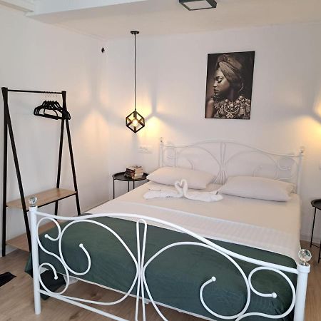 Апартаменты Studio Apartman Maris Задар Экстерьер фото