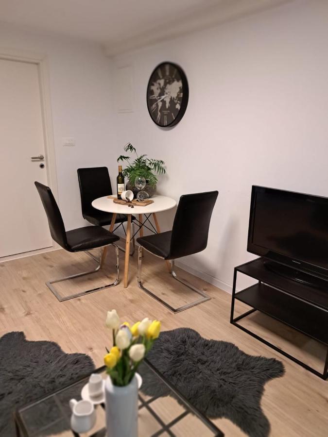 Апартаменты Studio Apartman Maris Задар Экстерьер фото